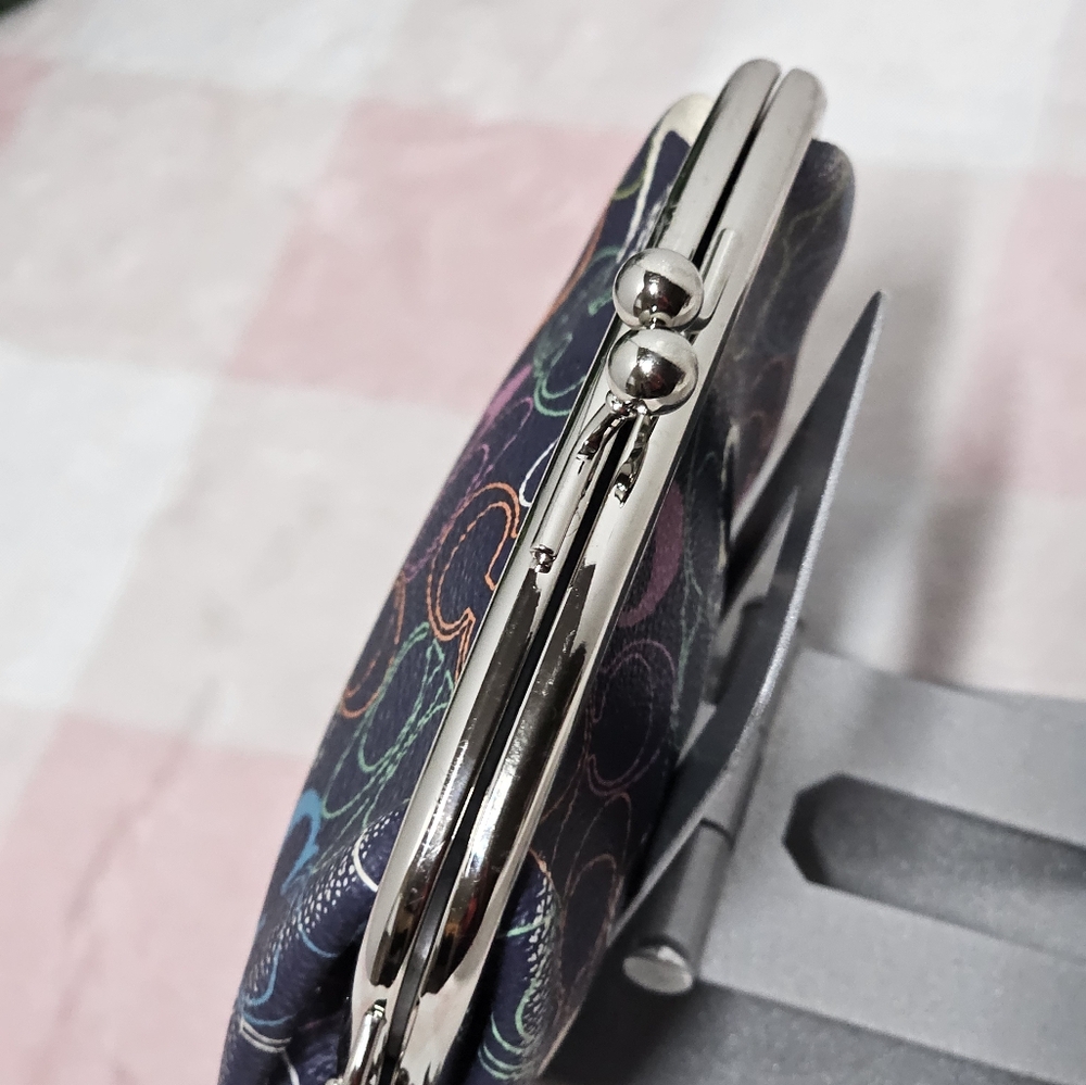 Coach Multicolor Patterned Kisslock - Picture 9 of 10